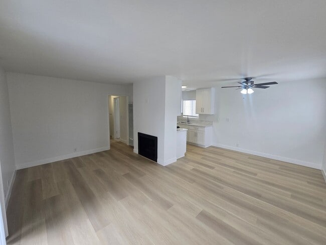 Photo - Sims16701 Unit C