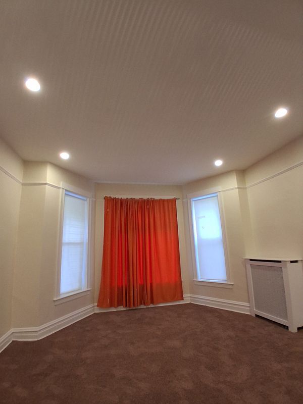 1009 W Garfield Blvd Unit 1st floor apartment