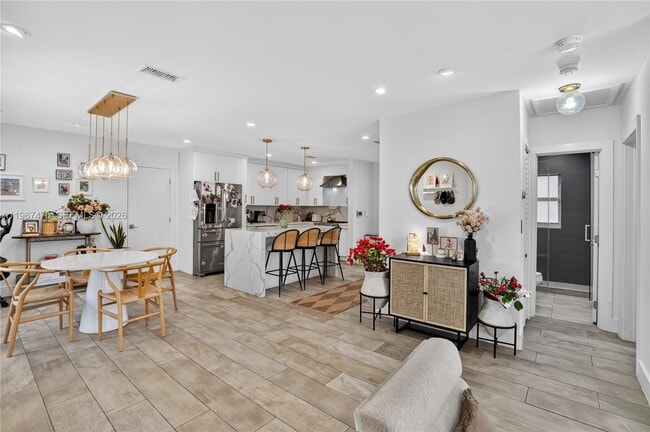 Photo - 837 Alberca St