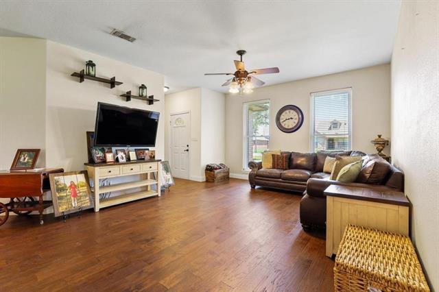 Photo - 315 E Preston Glen Ln