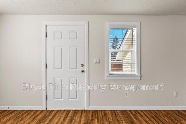 Photo - 331 Lone Star Rd