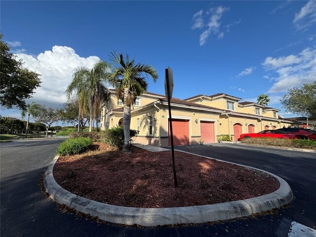 Photo - 2557 Centergate Dr