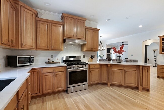 Photo - Stunning 5BR Executive Style Home in Brentwood