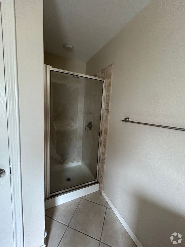 Building Photo - Updated Midway ISD Home
