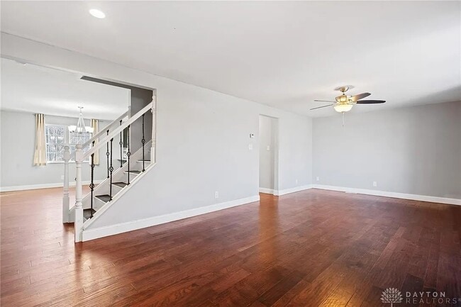 Photo - 5300 Saum St