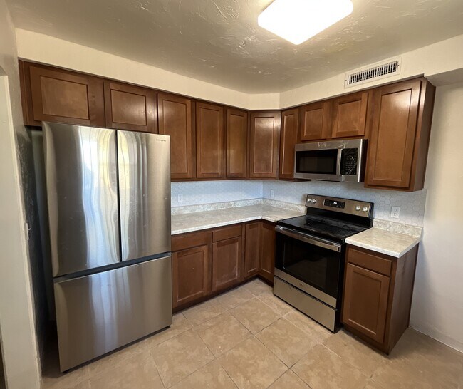 Photo - 2809 N Cherry Ave