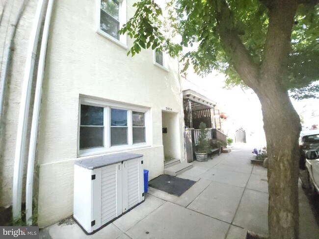 Photo - 3856 Terrace St