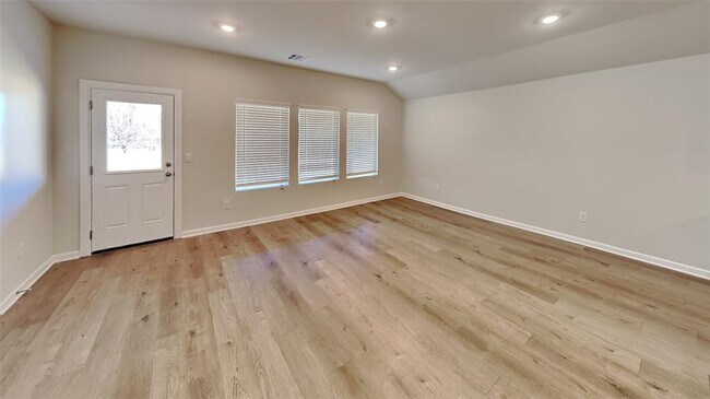 Photo - 6101 Green Meadow Ln