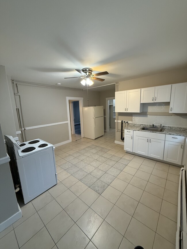 Photo - 913 East St Unit #2