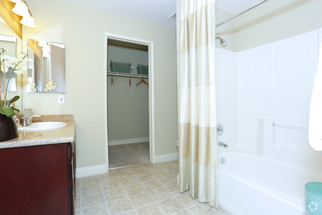 1BR, 1BA - The Pueblo Bathroom