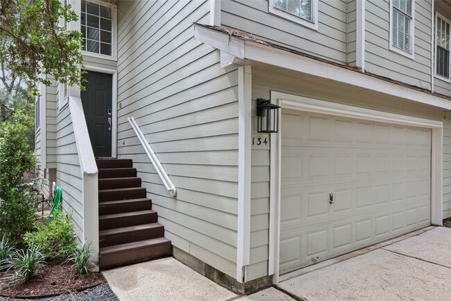 Photo - 134 S Walden Elms Cir