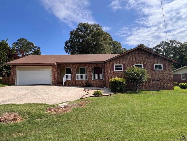 Photo - 304 Lakeshore Dr House