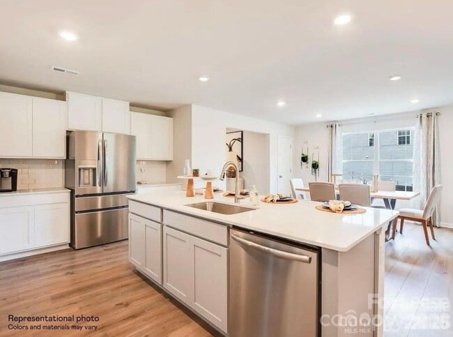 Photo - 13123 Hampton Bay Ln