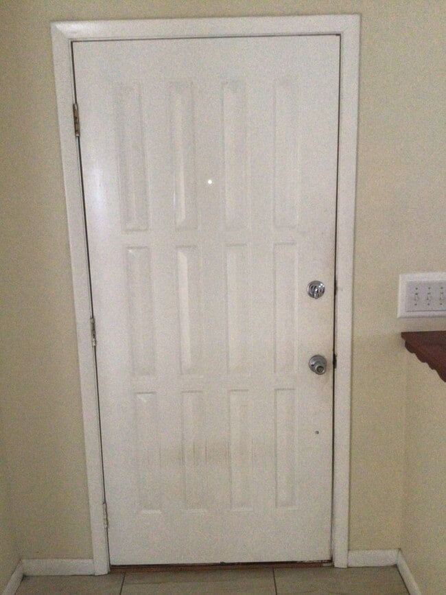 Photo - 2/2/2  SINGLE FAMILY IN GREAT LOCATION CALL LINDA PATTI 386.837.2882