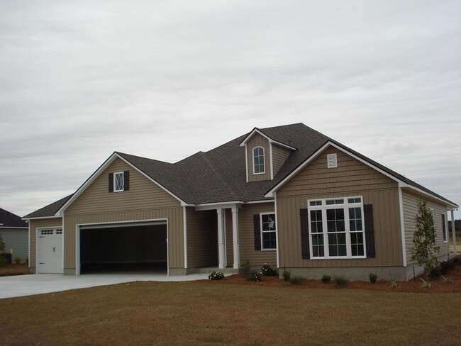 Building Photo - Southern Comfort Living: Elegant 4BR/2BA Home with 3-Car Garage, Close to Moody AFB in Lakeland, GA