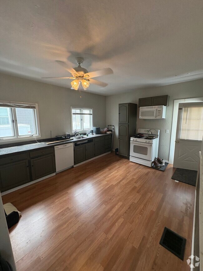 Building Photo - 50 Bromfield Rd Unit 1 Rental