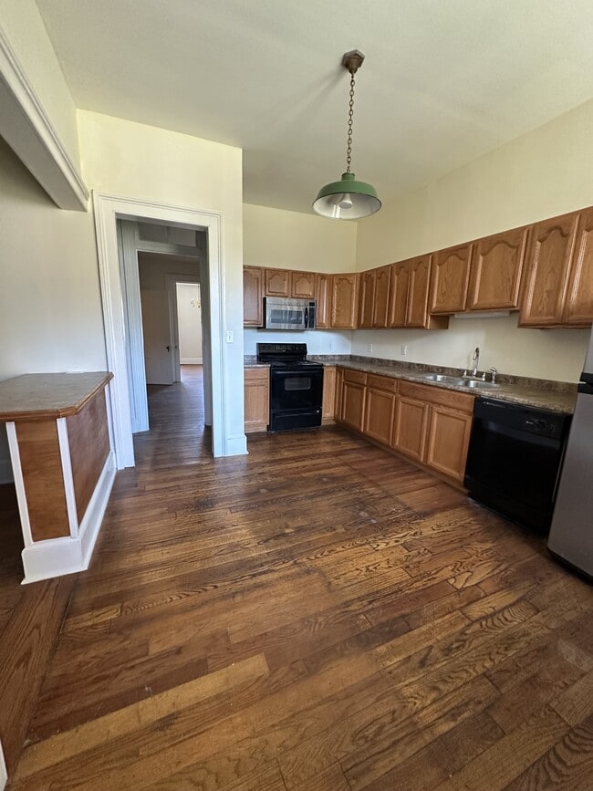 Building Photo - 296 3rd St Rental