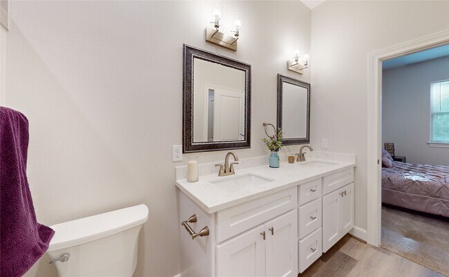 Photo - 504 Nursery Rd