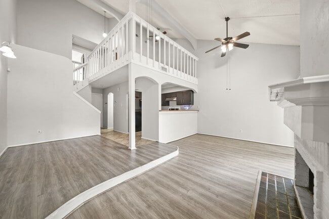 Building Photo - 7119 Brendam Ln