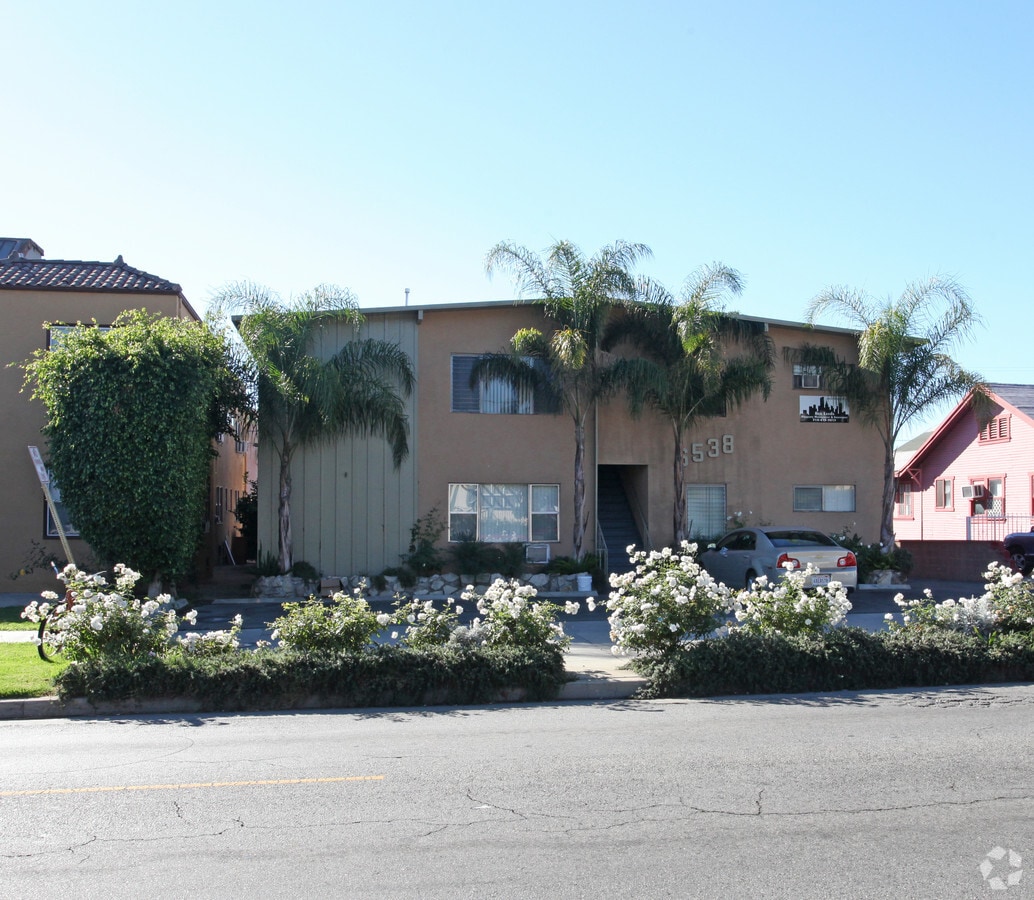 Photo - 6538 Fountain Ave