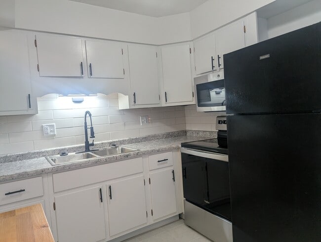 Photo - 7727 Hazelcrest Dr