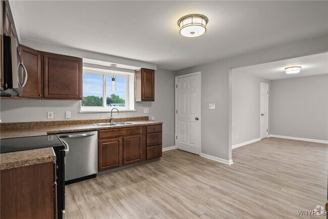 Building Photo - 4928 Richmond Ave Rental