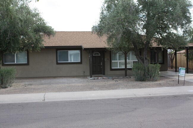 Photo - 7501 E Hubbell St