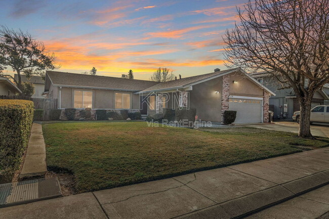 Building Photo - 2930 Angel Dr