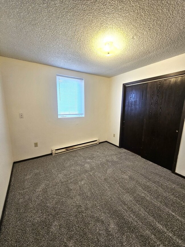 747 Glenarm St Unit 2