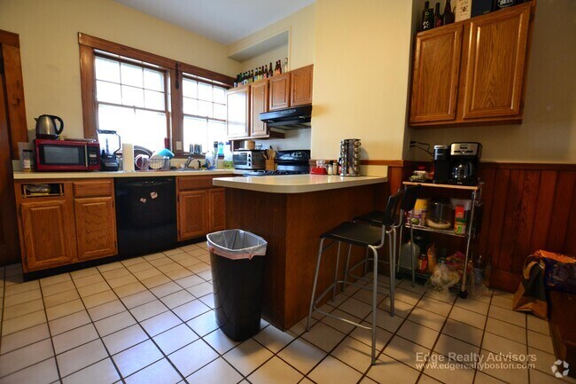 Building Photo - 27 Bennett St Unit 1 Rental