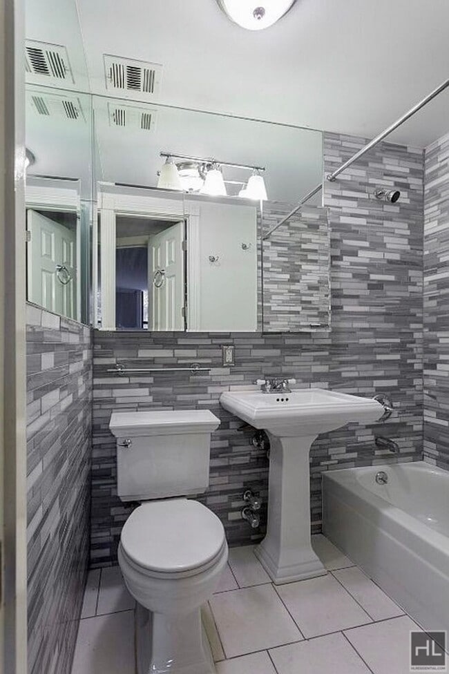 Photo - W 14TH ST. Unit 2F