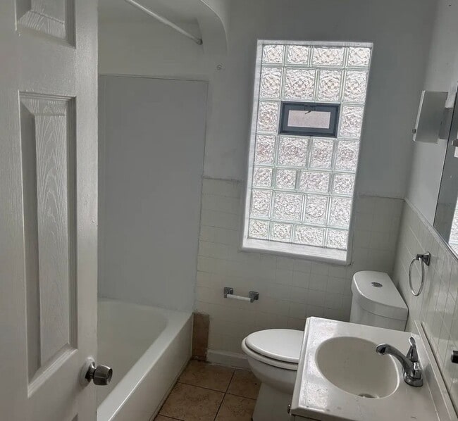 Photo - 3 bedroom bungalow~~