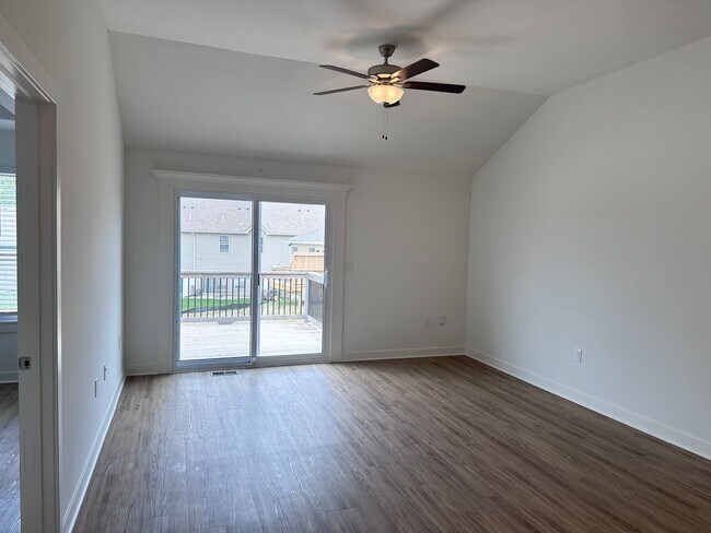 Photo - 4 Bed | 3 Bath | 1 Car Garage Duplex in Kansas City