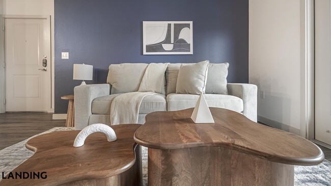 Building Photo - 2825 Main St