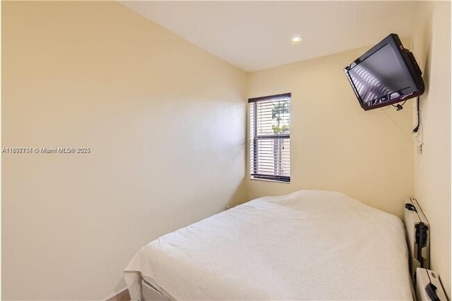 Photo - 3864 NE 167th St