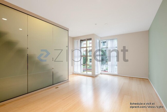 Photo - 1356 Powell St