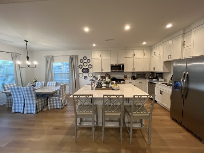 Photo - 439 Wagon Wheel Ave