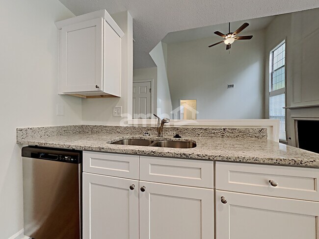 Photo - 122 Wallnut Hall Cir