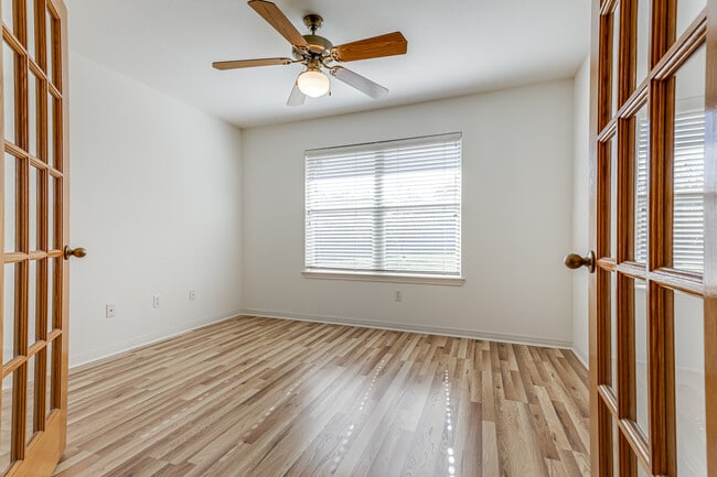 Office / Study / Den - 1319 Dime Box Cir