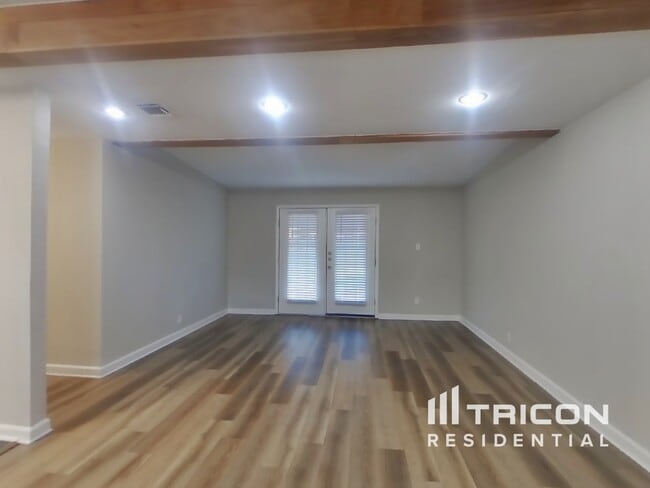 Photo - 244 Emporia Blvd