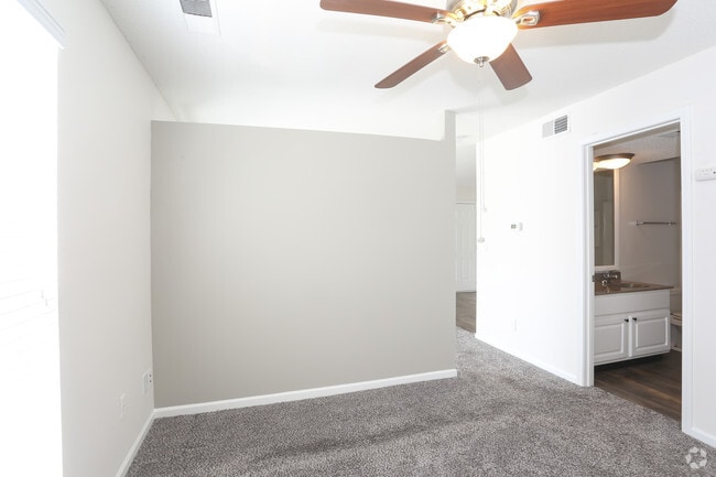 575 ft².