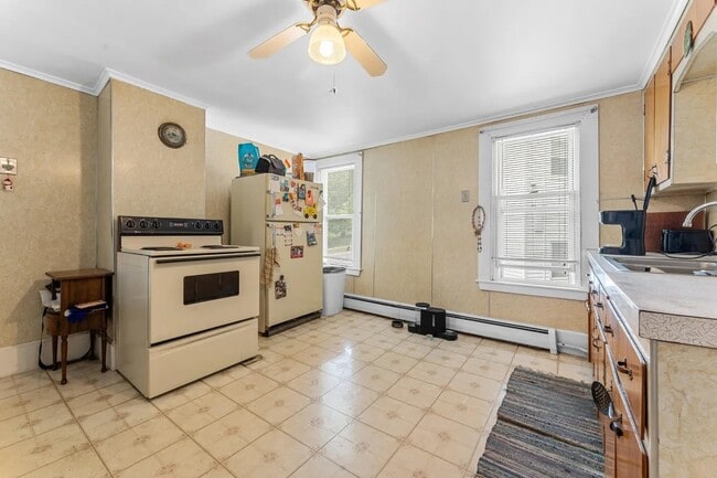 Kitchen - 143 Northern Ave Unit 2