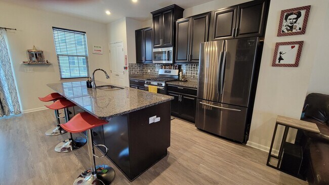 Photo - 45 Nicholas Dr W