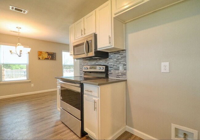 Photo - 1720 E 11th Ave