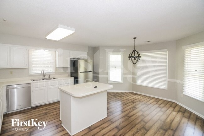 Photo - 594 Featherwind Cove N