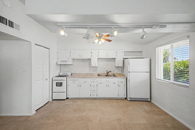 Photo - 10606 W Oakmont Dr