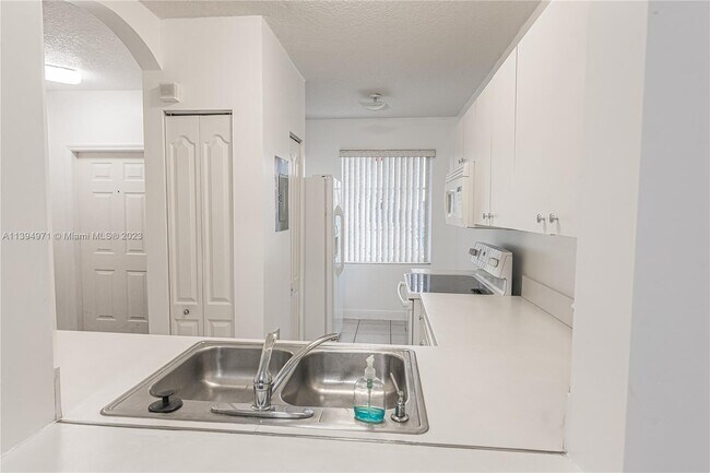 Photo - 8335 NW 8th St Unit J2