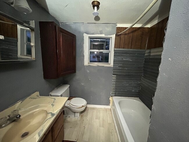 Photo - 221 S Central Ave
