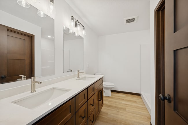 Photo - 18061 Walnut Circle