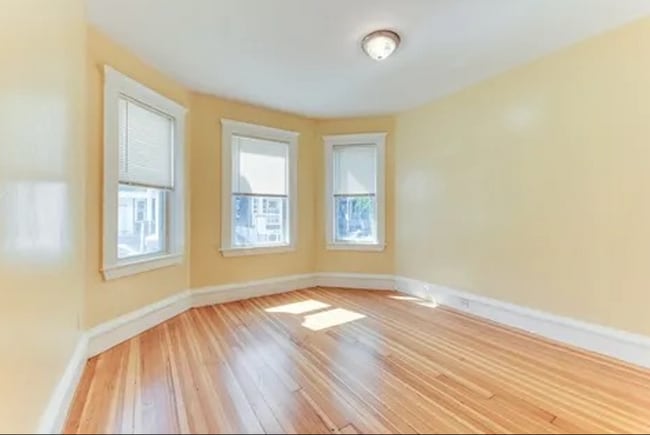 8 Ridgewood St Unit #1